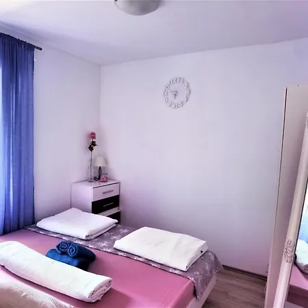 Chloe Apartment