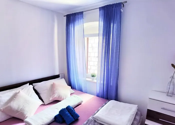 Chloe דירה טרוגיר