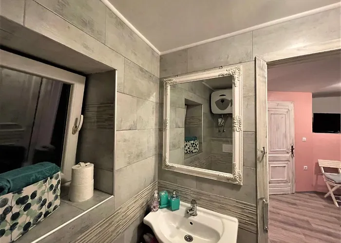 Chloe דירה טרוגיר